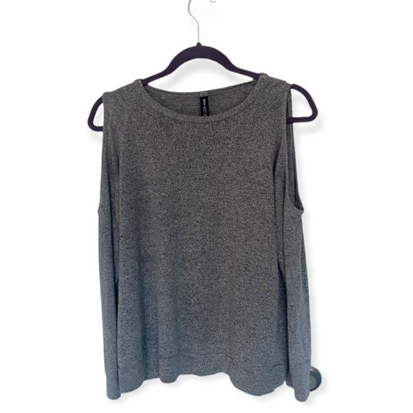 Design Lab Lord & Taylor SZ L grey cold shoulder pullover sweater - Picture 3 of 5